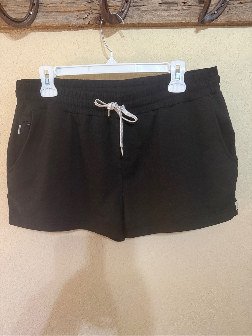 Vuori Black halo performance short 2.0 Athletic Drawstring Shorts with White Tie